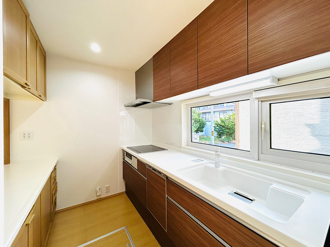 「ナチュラル×清潔感」〜光と木のぬくもりが心地よい住まいへ〜